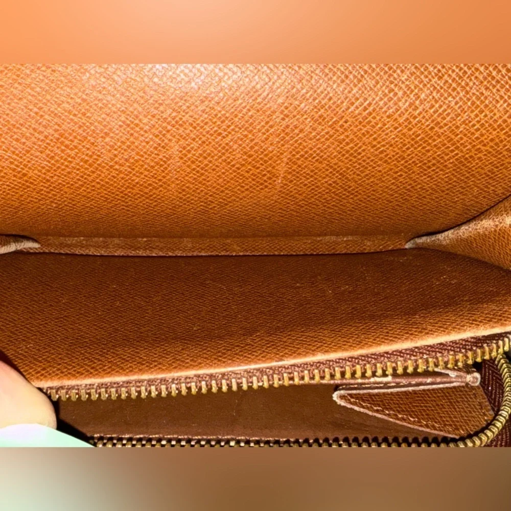 Louis Vuitton fold monogram wallet and luggage tag bundle - Picture 10 of 12